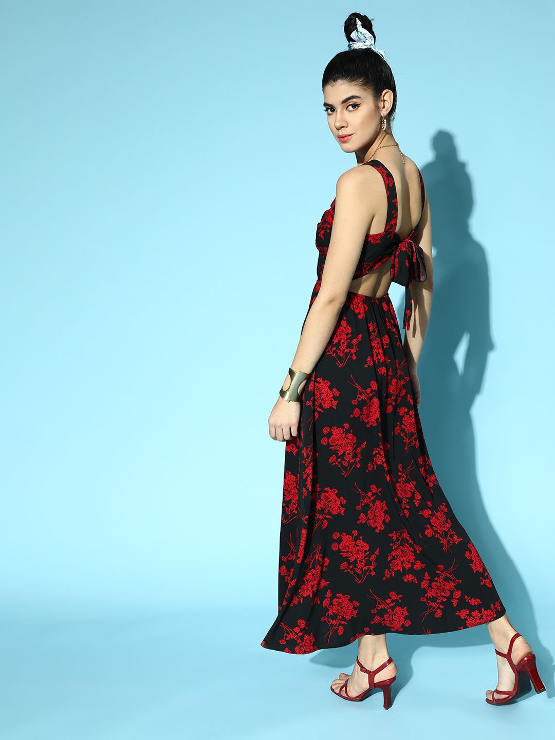 Berrylush Women Black Romantic Florals Dress