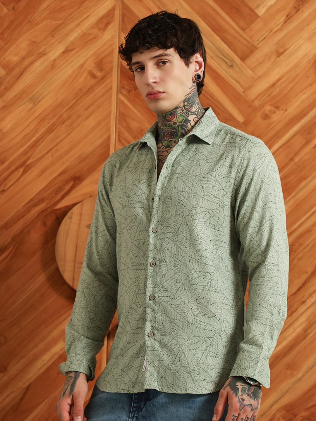 Campus Sutra Men Comfort Fit Graphic Printed Spread Collar Cotton Casual Shirt