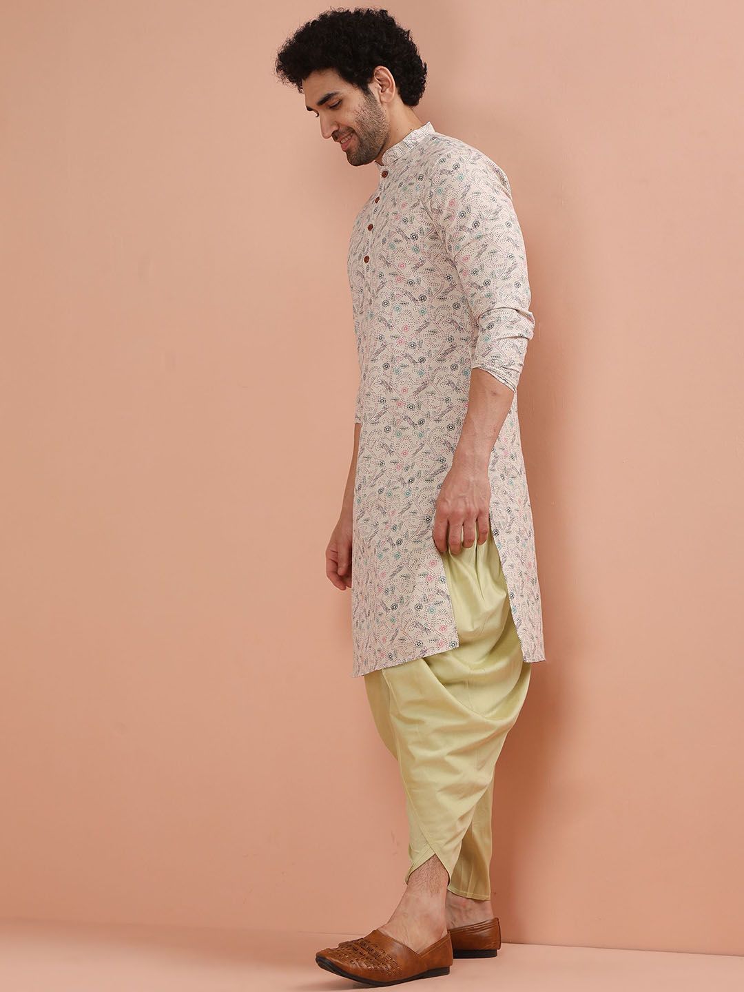 KISAH Floral Printed Cotton Thread Work Mandarin Collar Straight Kurta