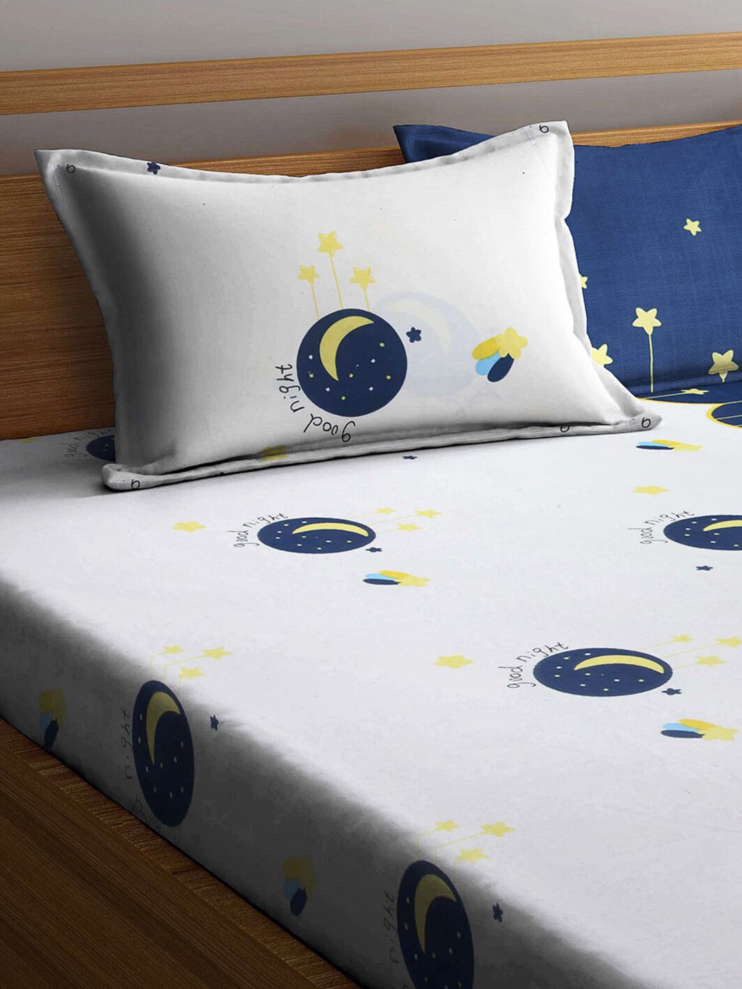KLOTTHE Kids Blue & White Printed 300 TC Double King Bedsheet With 2 Pillow Covers