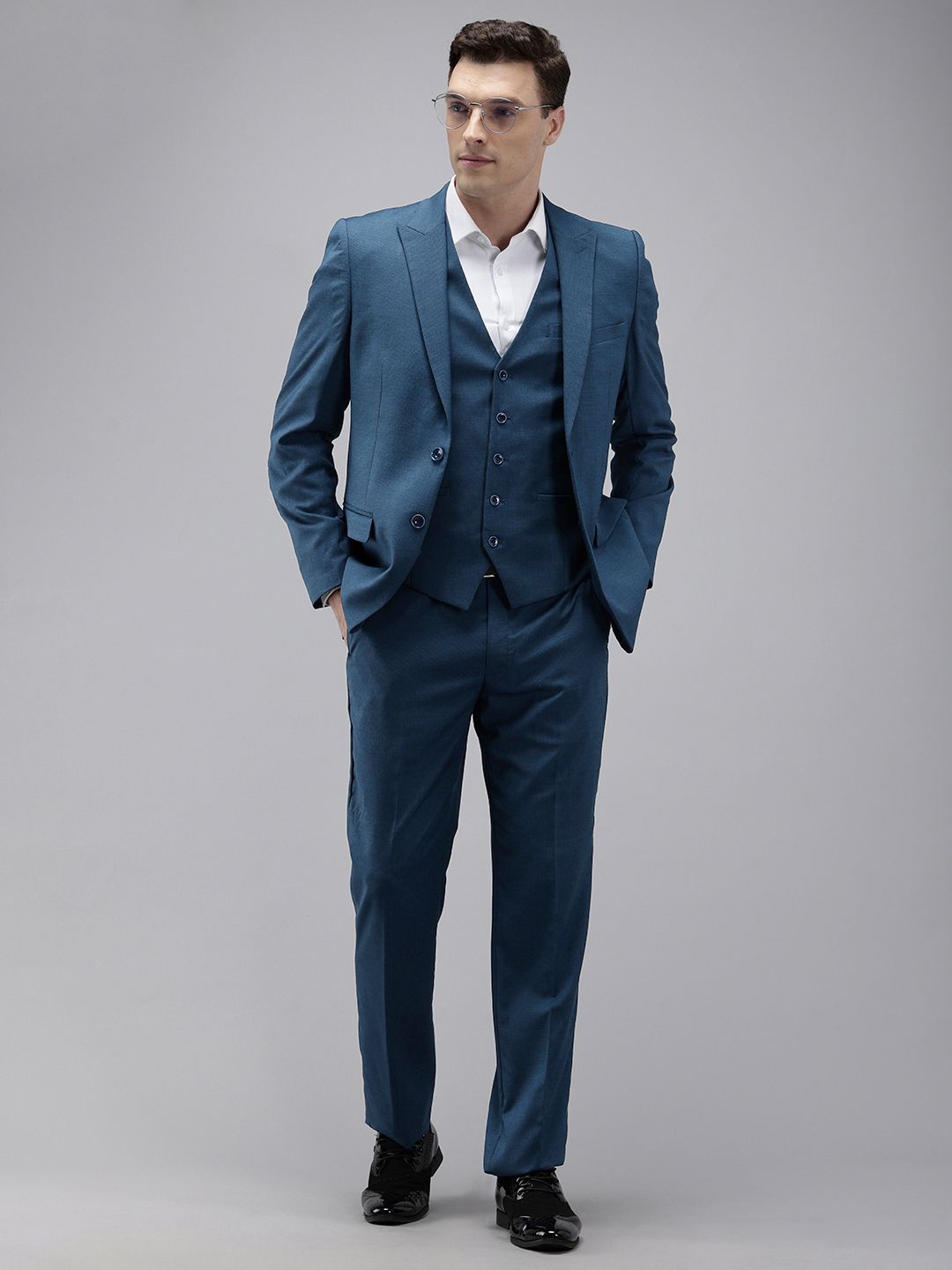 Park Avenue Reka Bentuk Self Textured Single Breasted Fit Regular 3 Piece Party Suits