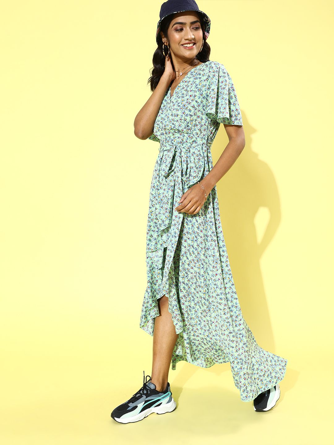 Berrylush Sea Green & Black Floral Printed Crepe Maxi Dress