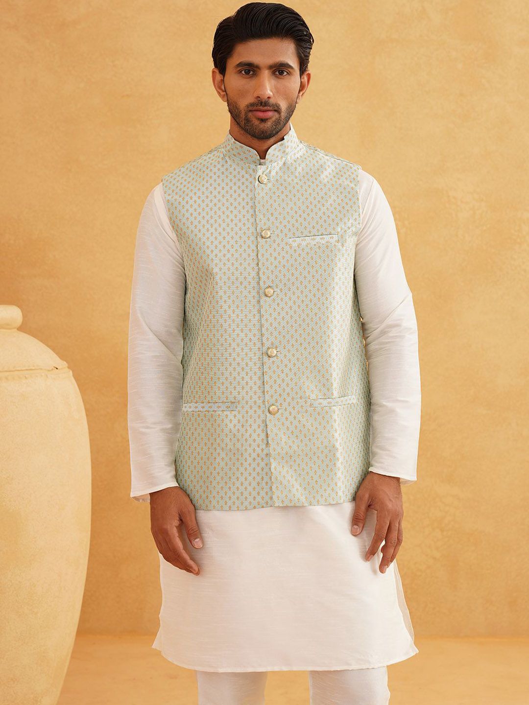 SOJANYA Kolar Band Lengan Panjang Kurta Biasa Dengan Churidar Dengan Jaket Nehru