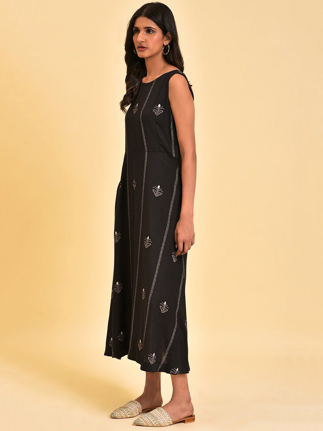 W Black Embroidered Sleeveless A-Line Midi Ethnic Dress
