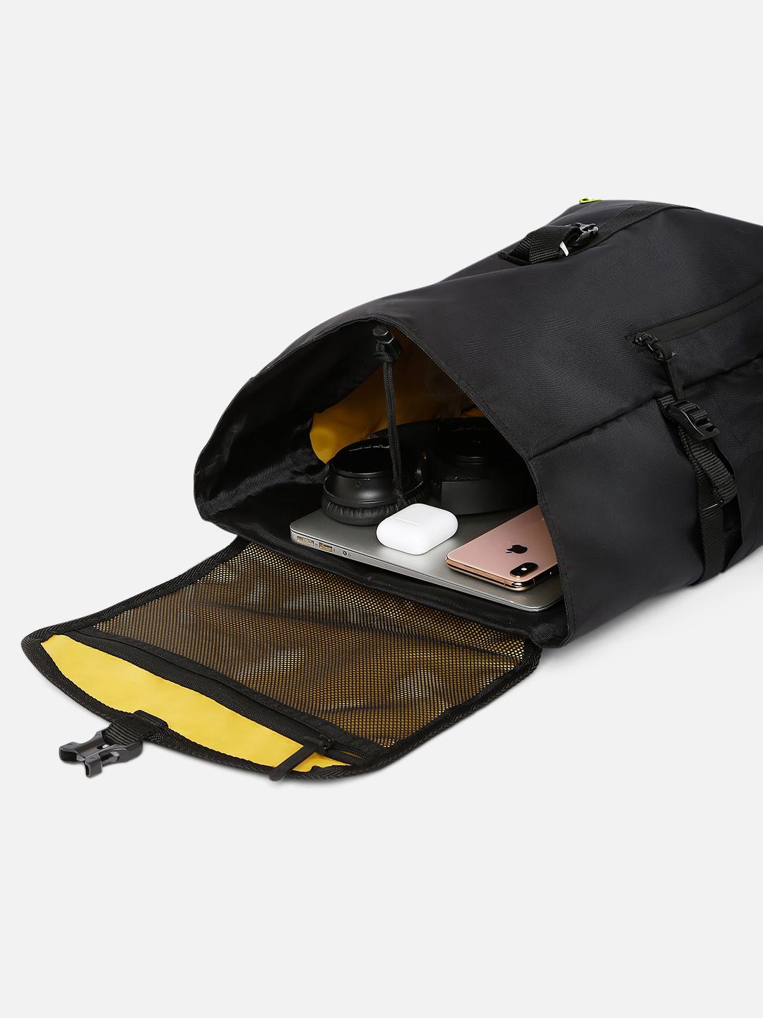 SPYKAR Men Black & Green Backpack