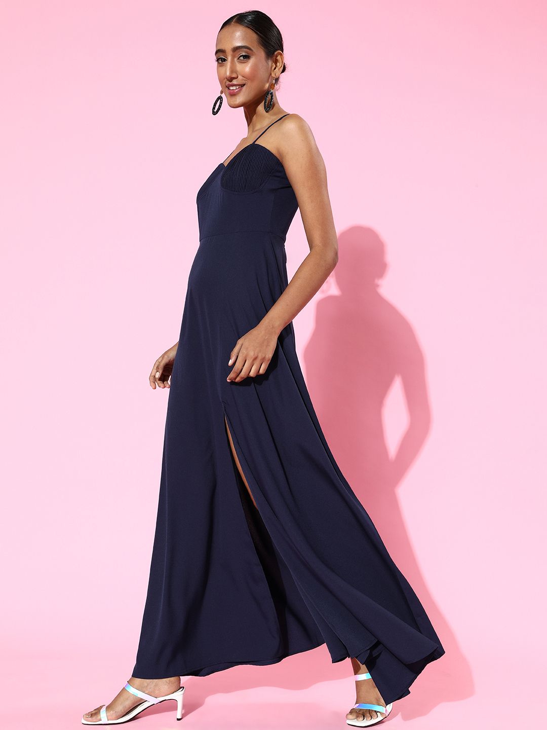 Berrylush Women Deep Navy Blue Solid Sweetheart Neck Dress