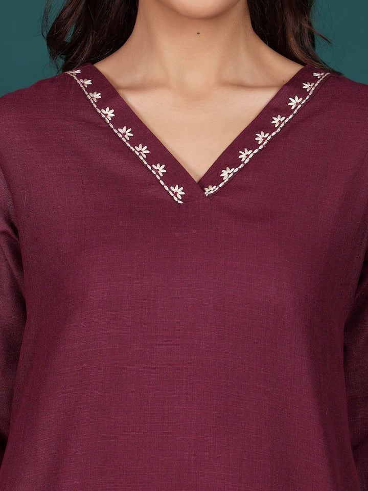 Varanga Women Embroidered Regular Thread Work Kurta with Trousers
