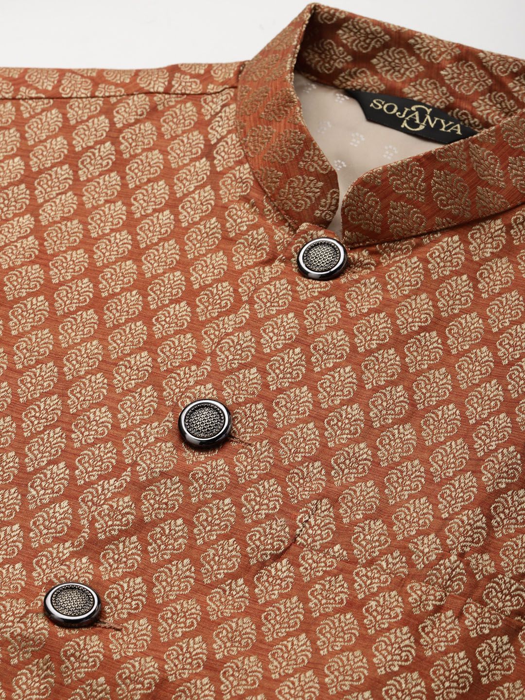 SOJANYA Men Cream Kurta with Churidar & Nehru Jacket