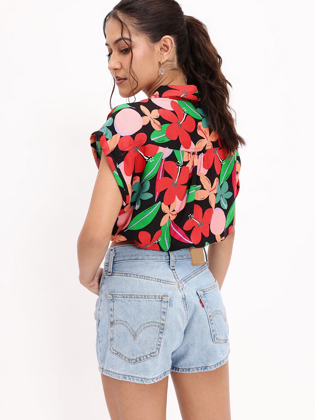 DressBerry Keep Blooming Floral Printed Shirt Style Crop Top