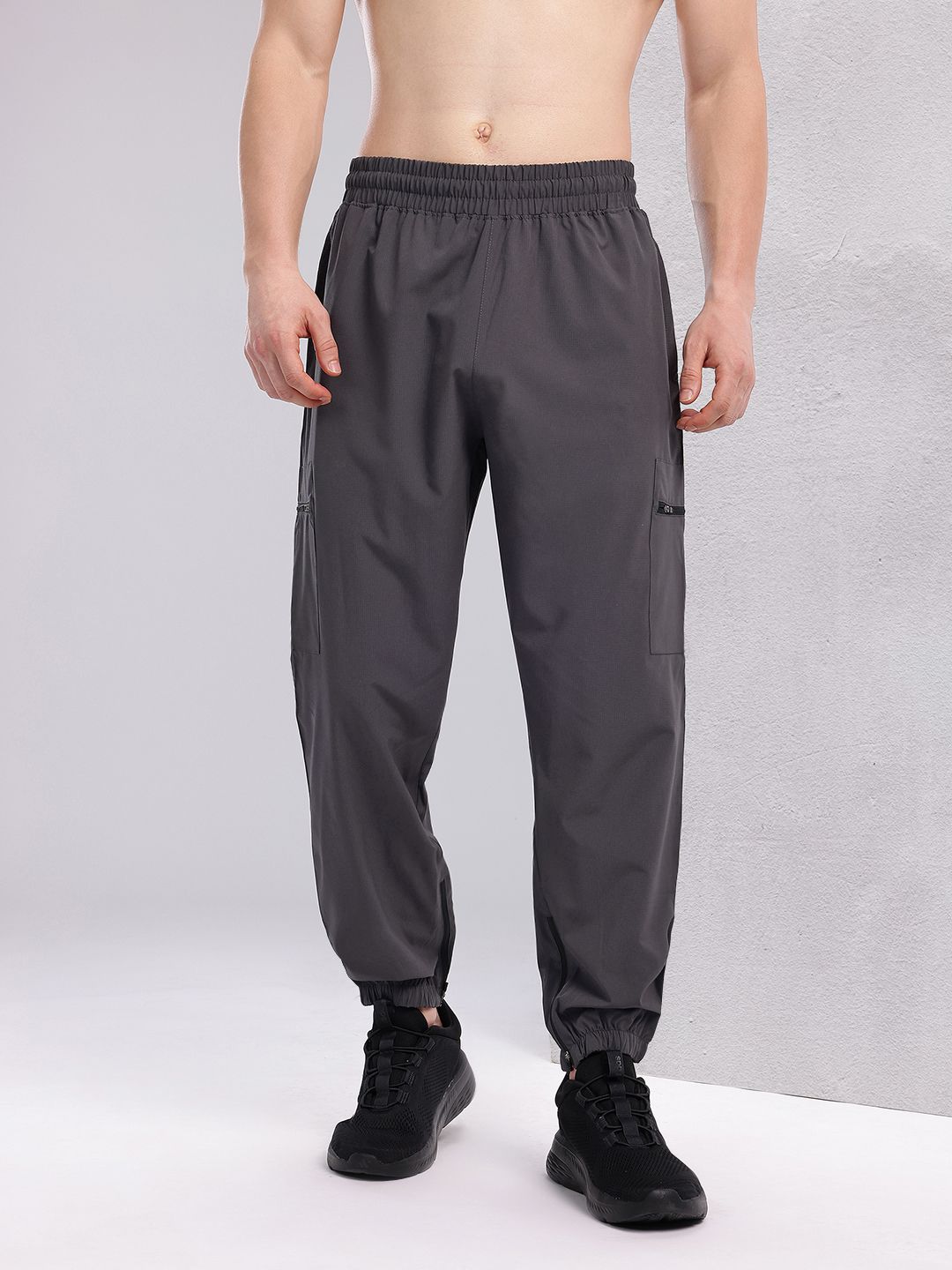 HRX by Hrithik Roshan Men Brand Logo Print Mid-Rise Rapid-Dry Training Cargo-Style Joggers