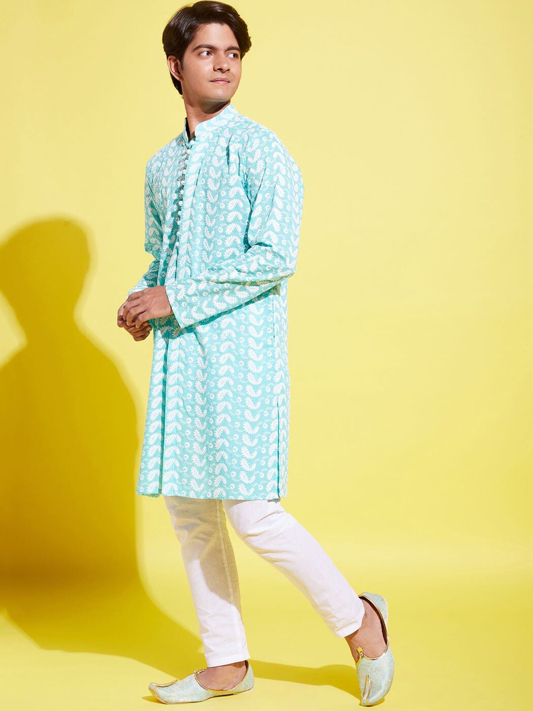 VASTRAMAY Teen Boys Green & White Paisley Chikankari Pure Cotton Kurta with Pyjama