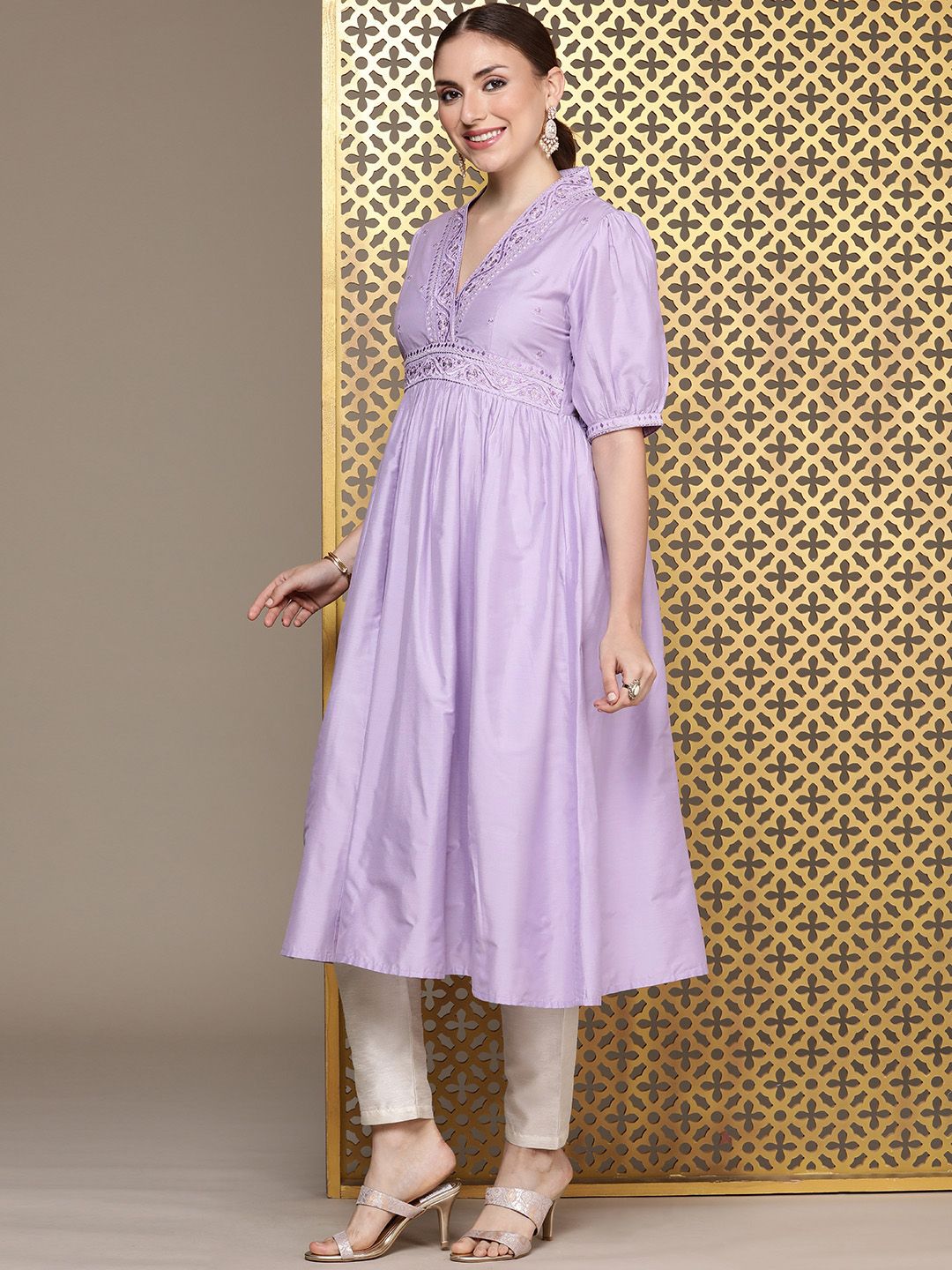 House of Pataudi Jashn Yoke Design Thread Work Floral Kurta
