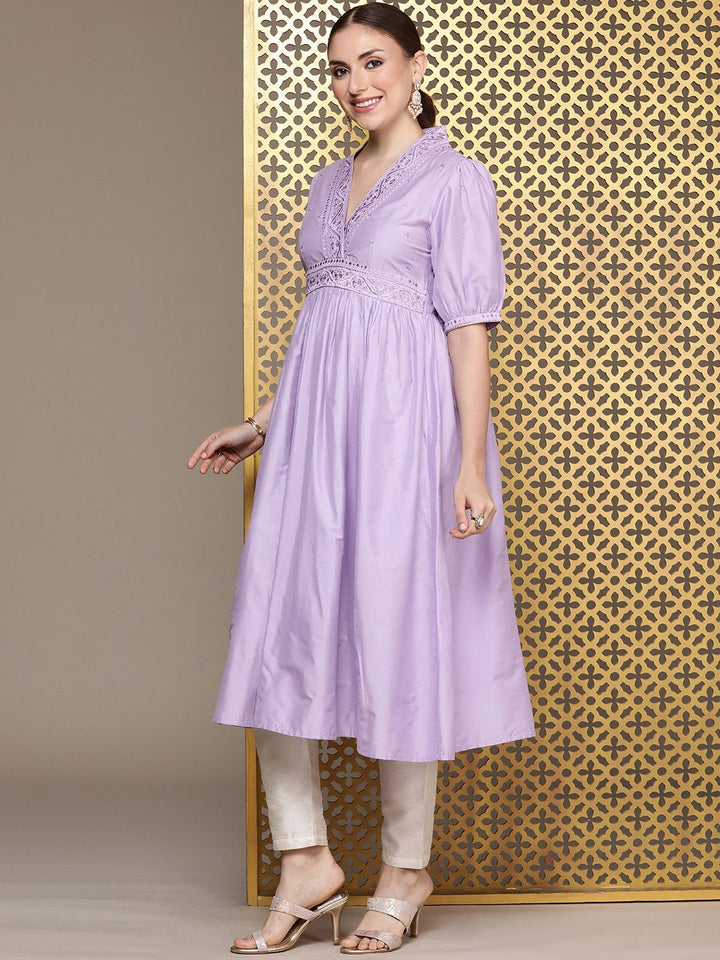 House of Pataudi Jashn Yoke Design Thread Work Floral Kurta