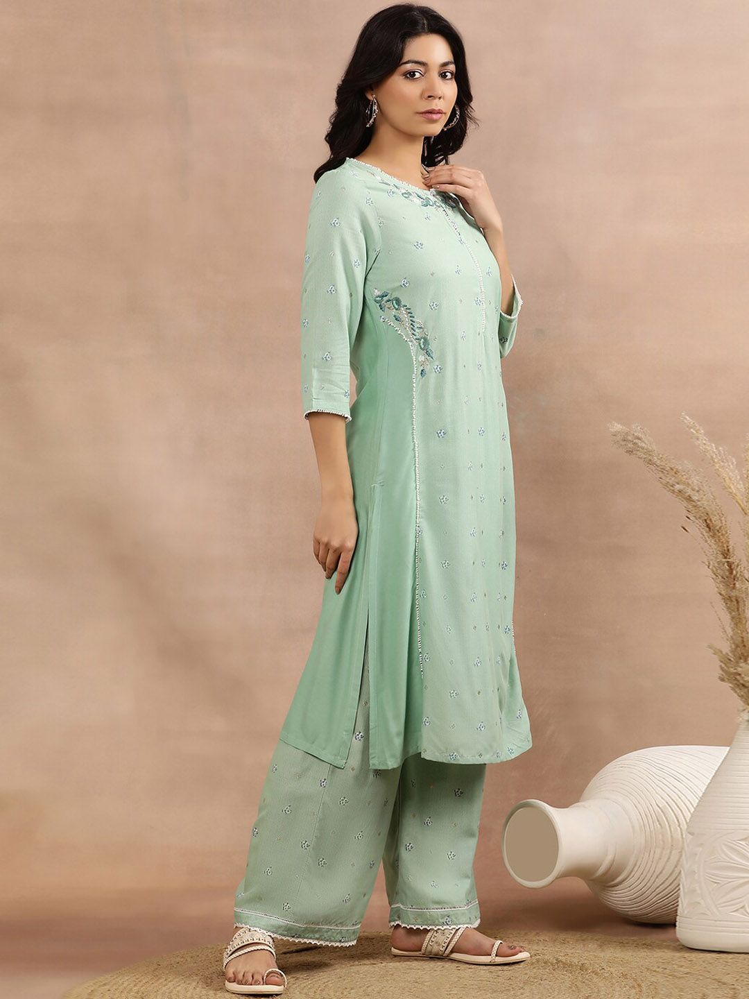 W Floral Printed Thread Work Keyhole Neck Kurta With Trousers & Dupatta