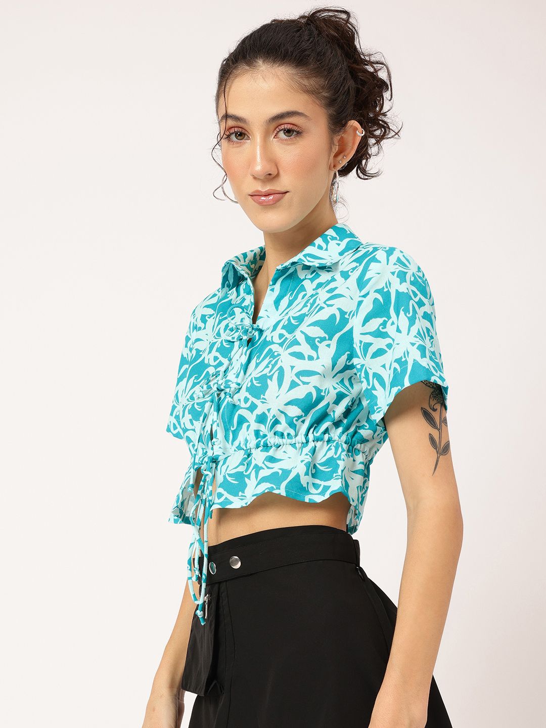 DressBerry Flirty Fusion Floral Print Front-Tie Crop Top