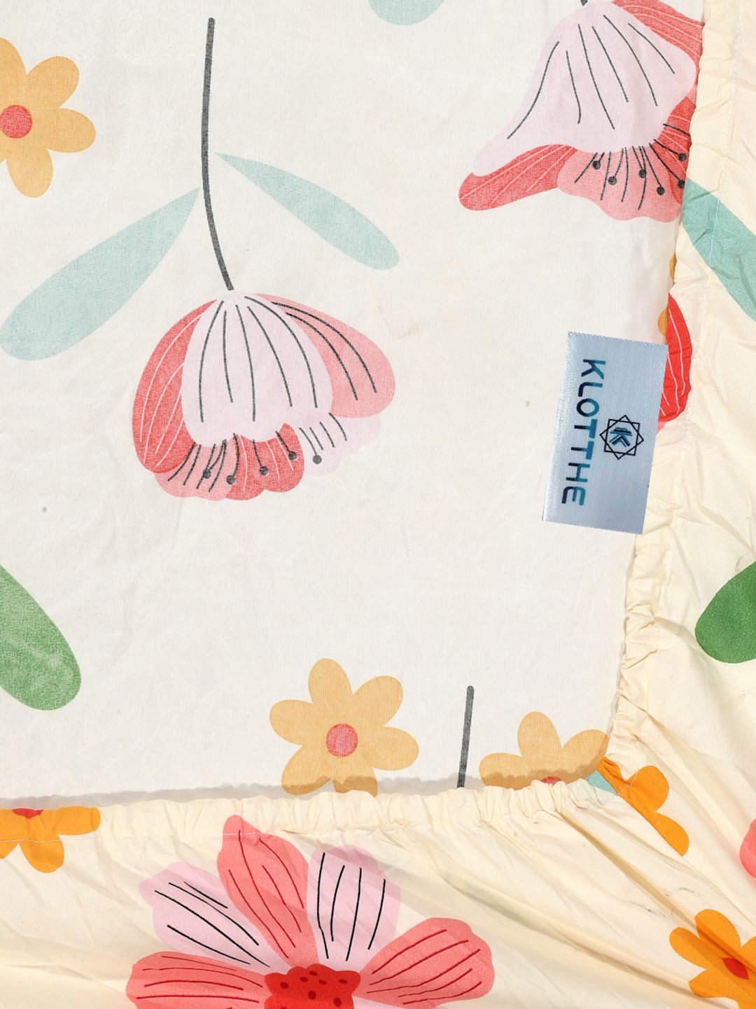 KLOTTHE Cream Floral Printed 300 TC Fitted Double King Bedsheet With 2 Pillow Covers