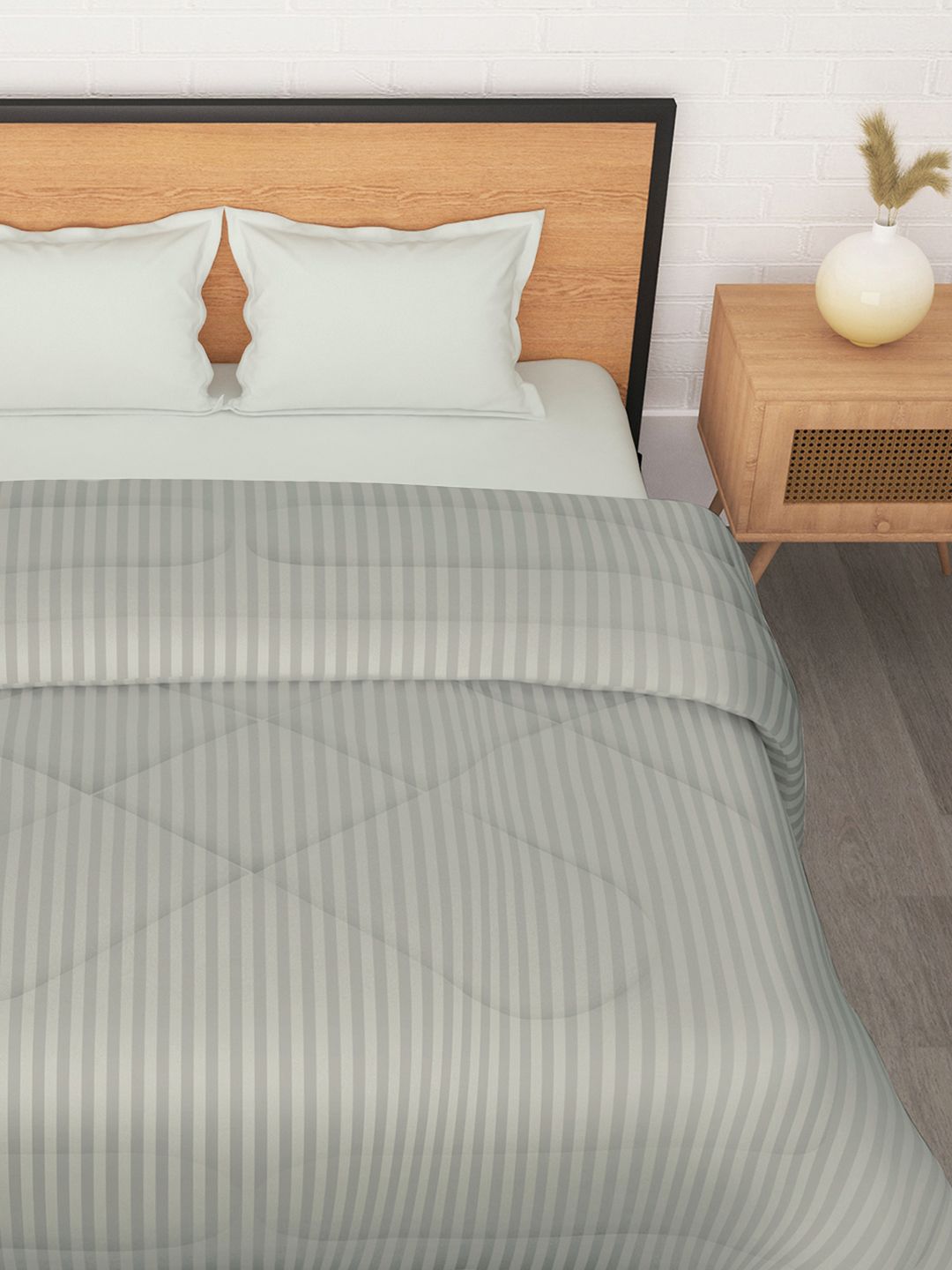 Story@home Grey Striped 180 GSM Ac Room Reversible Double Bed Comforter
