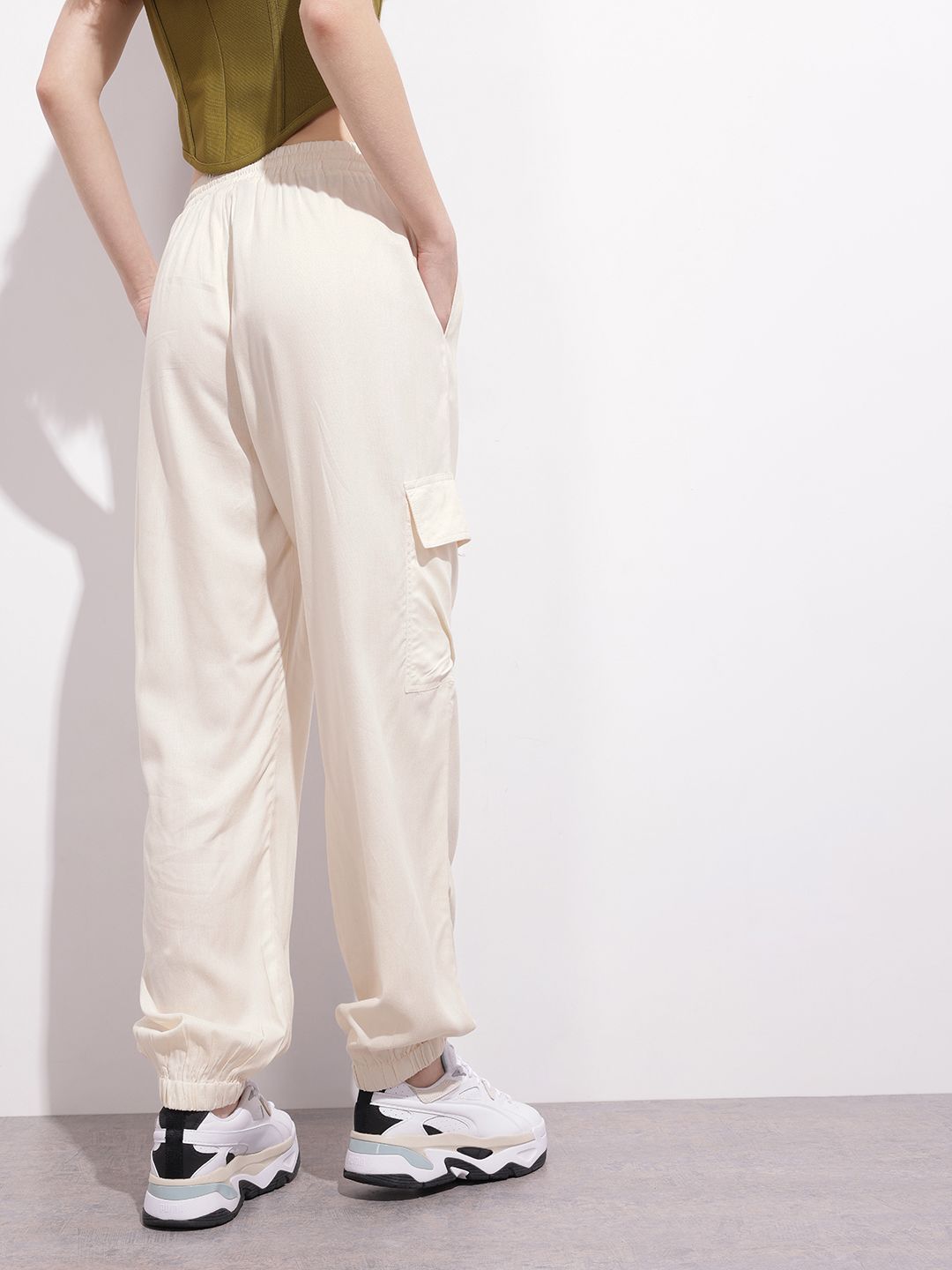 DressBerry Women Bougie-Beige Off-Duty Cargo Joggers