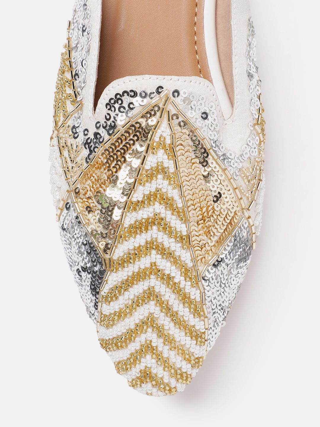 House of Pataudi Women Embellished Ethnic Mules
