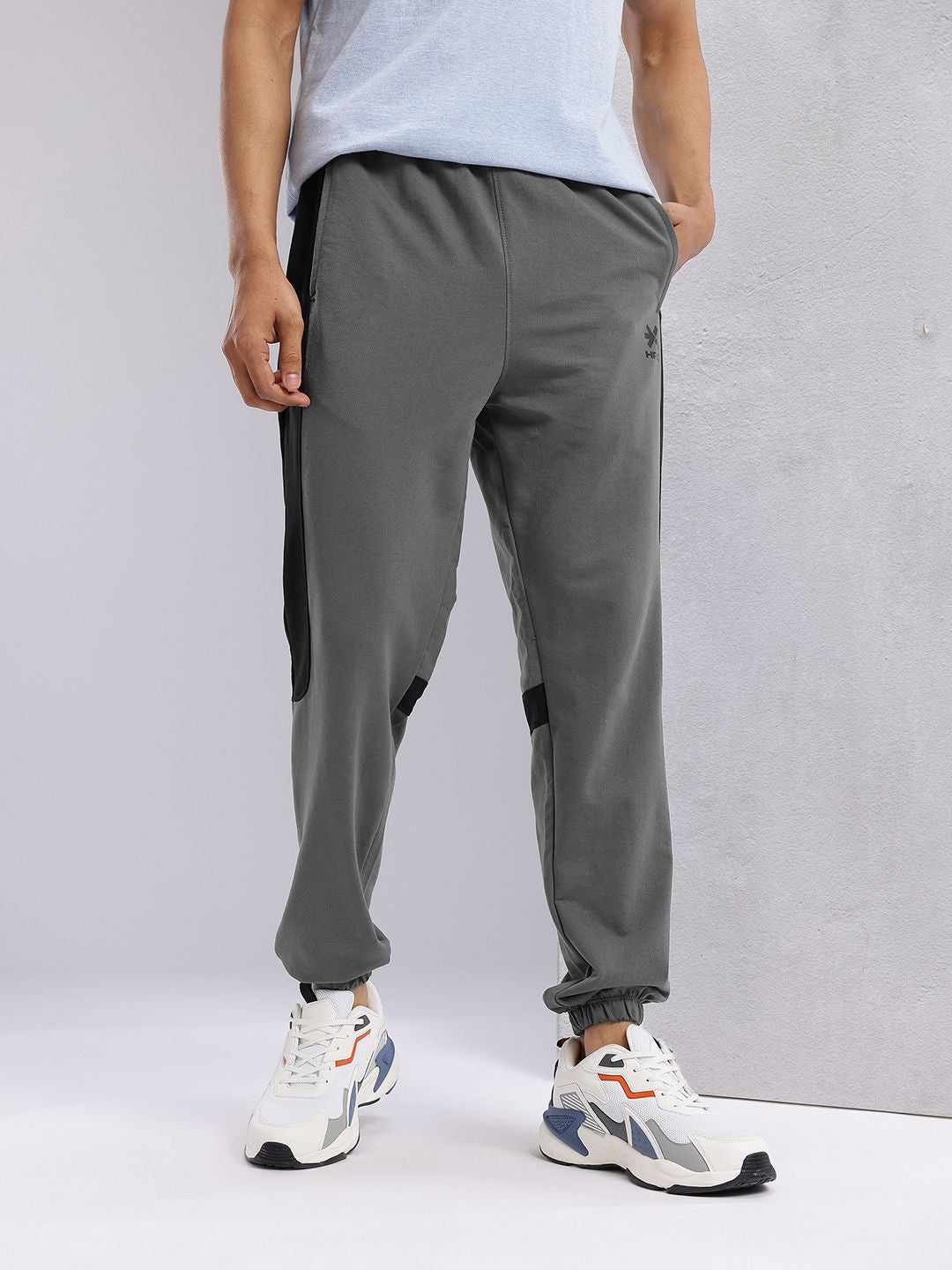 HRX by Hrithik Roshan Men Colourblocked Mid-Rise Lifestyle Joggers