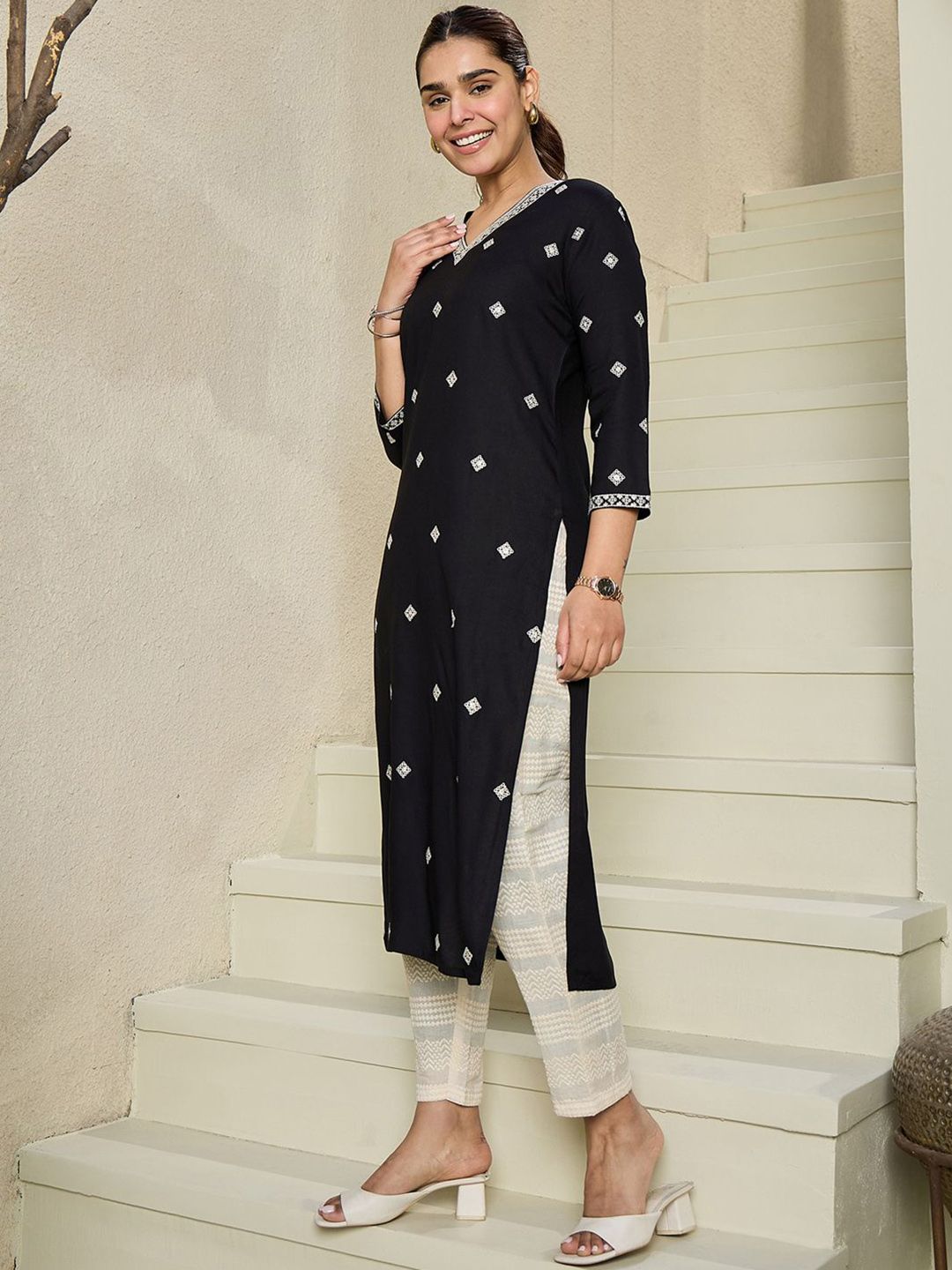 Indo Era Floral Embroidered Thread Work Straight Kurta