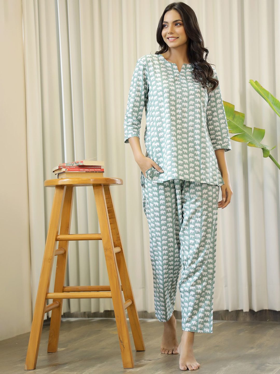 SANSKRUTIHOMES Women Green & White Printed Pure Cotton Night suit