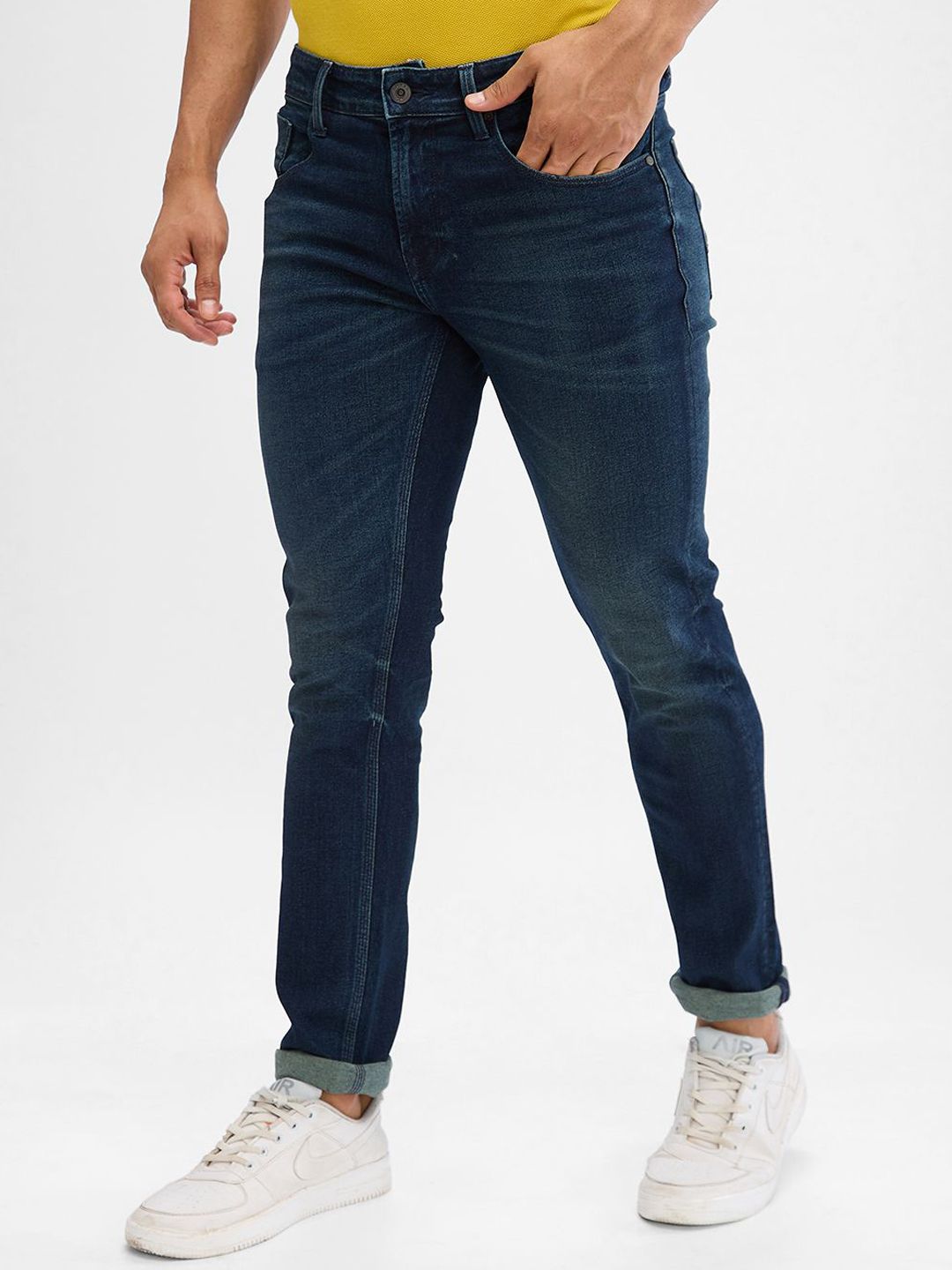 SPYKAR Men Slim Fit Low-Rise Light Fade Clean Look Stretchable Jeans