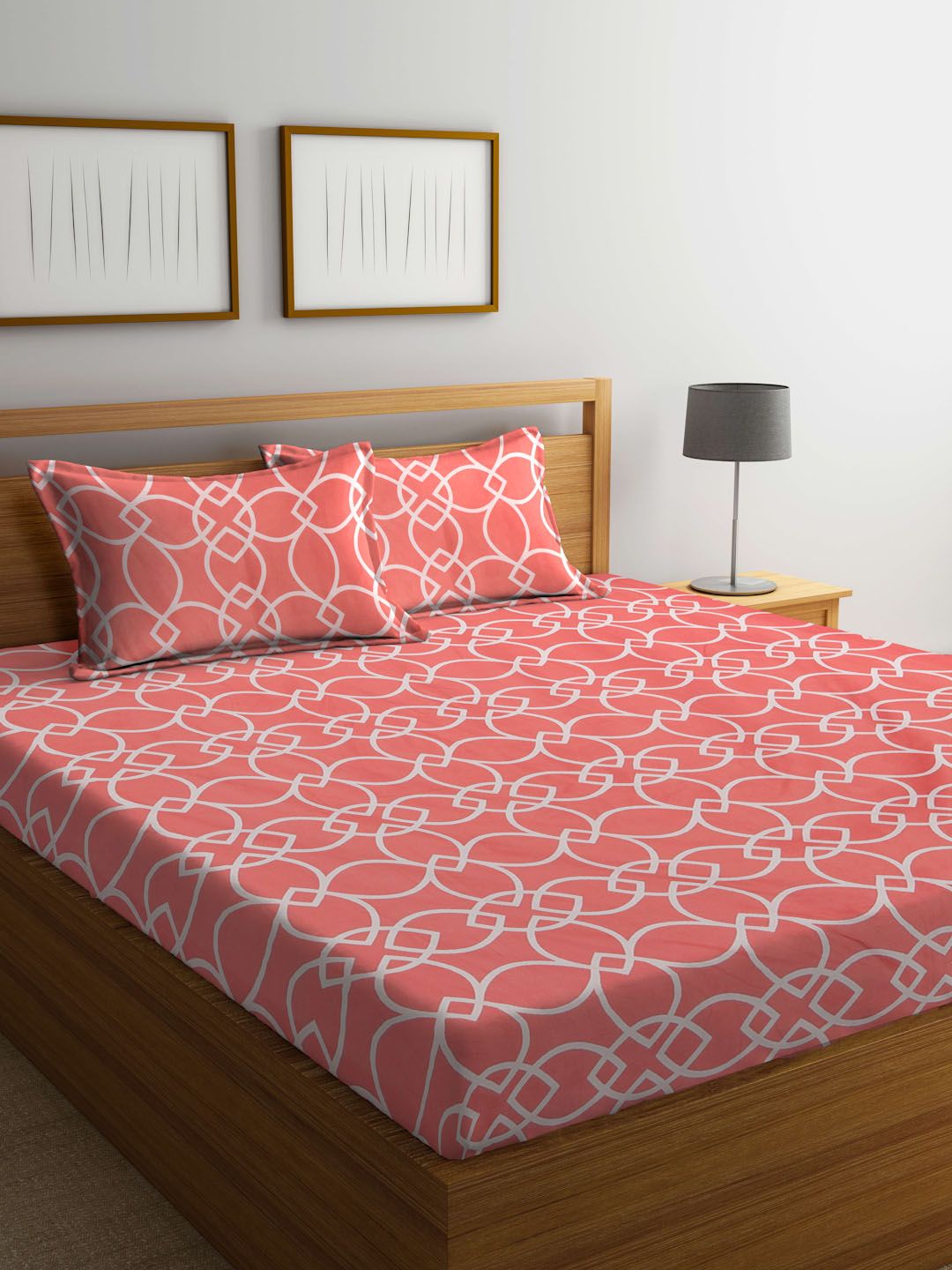 KLOTTHE Peach Geometric Cotton 300 TC Fitted King Fine Bedsheet with 2 Pillow Covers-98 x 87 inches