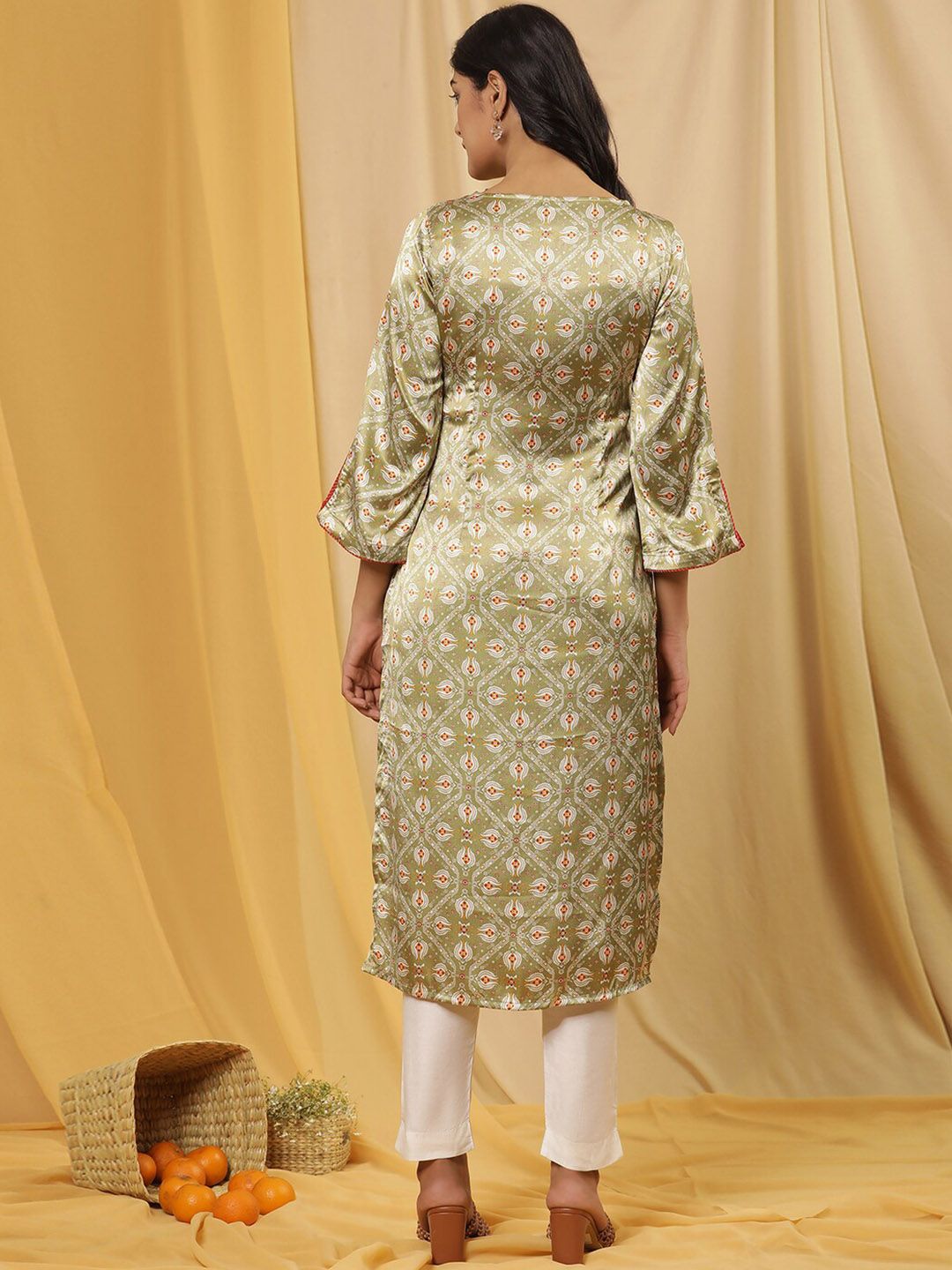 W Ethnic Motifs Printed Regular Kurta with Trouser