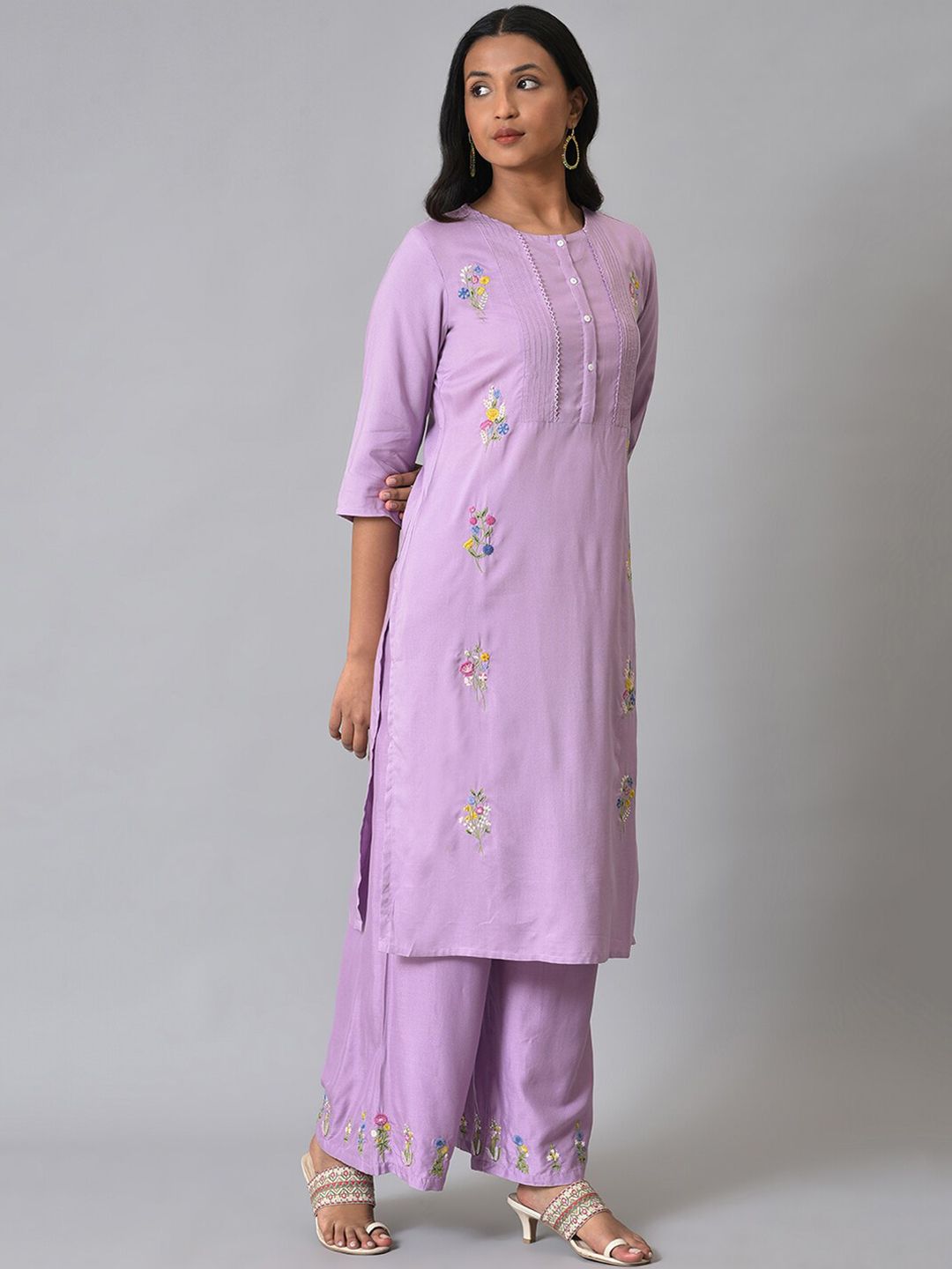 W Floral Embroidered Kurta