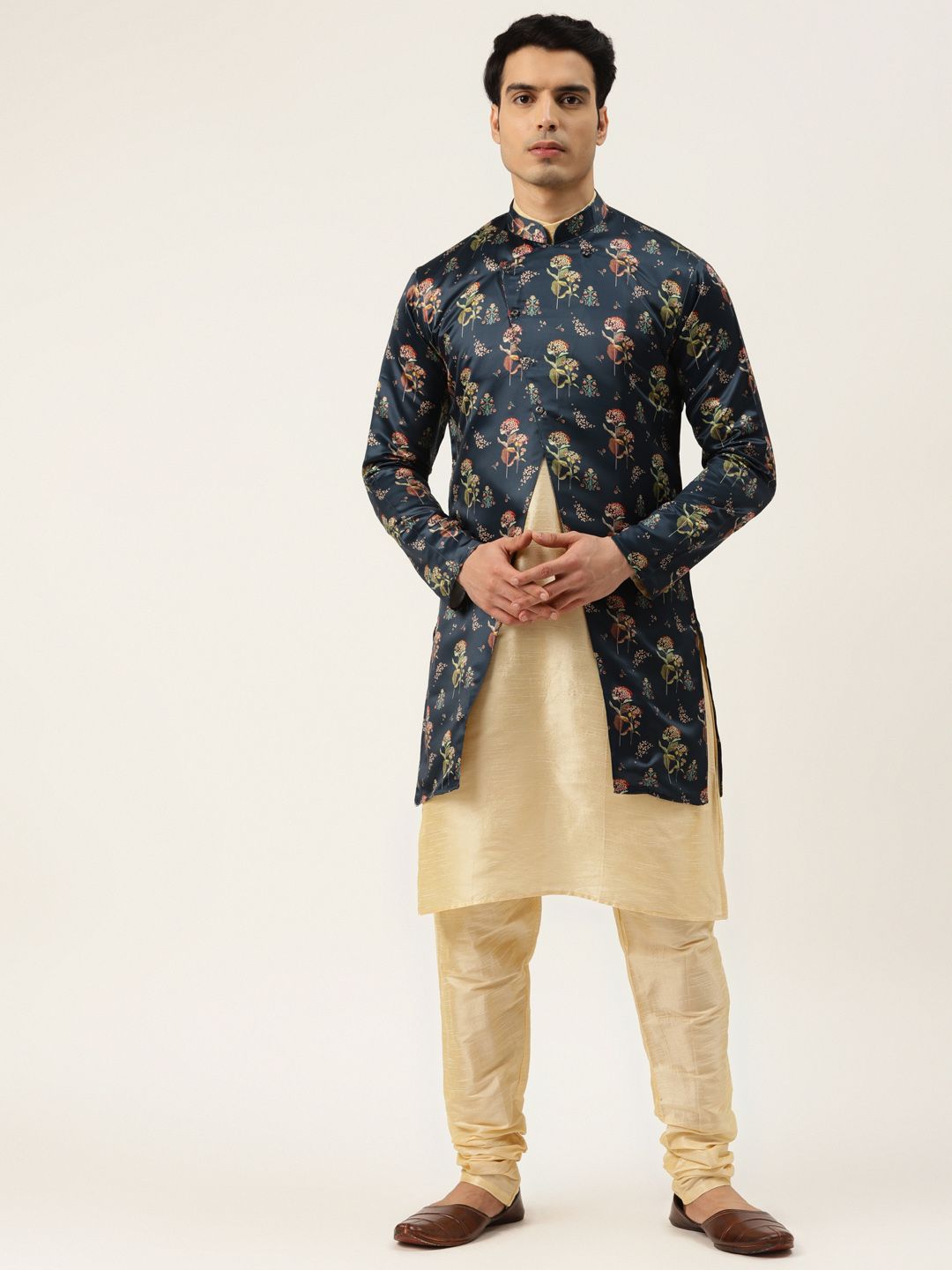 SOJANYA Men Cream-Coloured & Navy Blue Solid Kurta with Churidar & Jacket