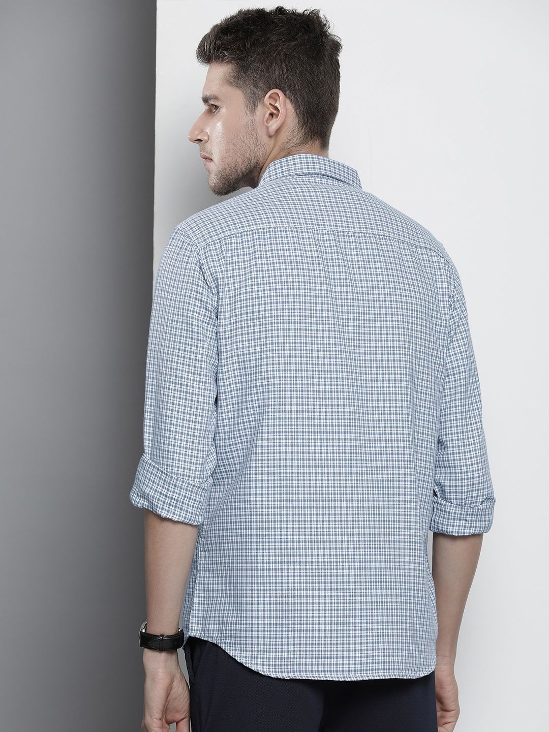 The Indian Garage Co Men Slim Fit Opaque Checked Casual Shirt