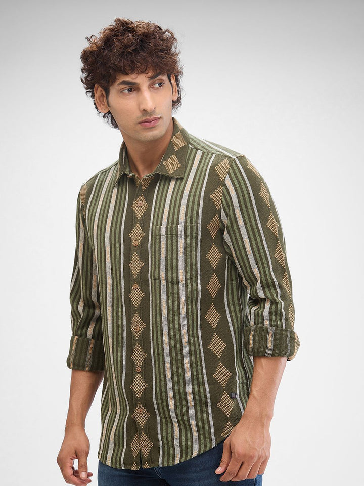 SPYKAR Men Slim Fit Opaque Striped Casual Shirt