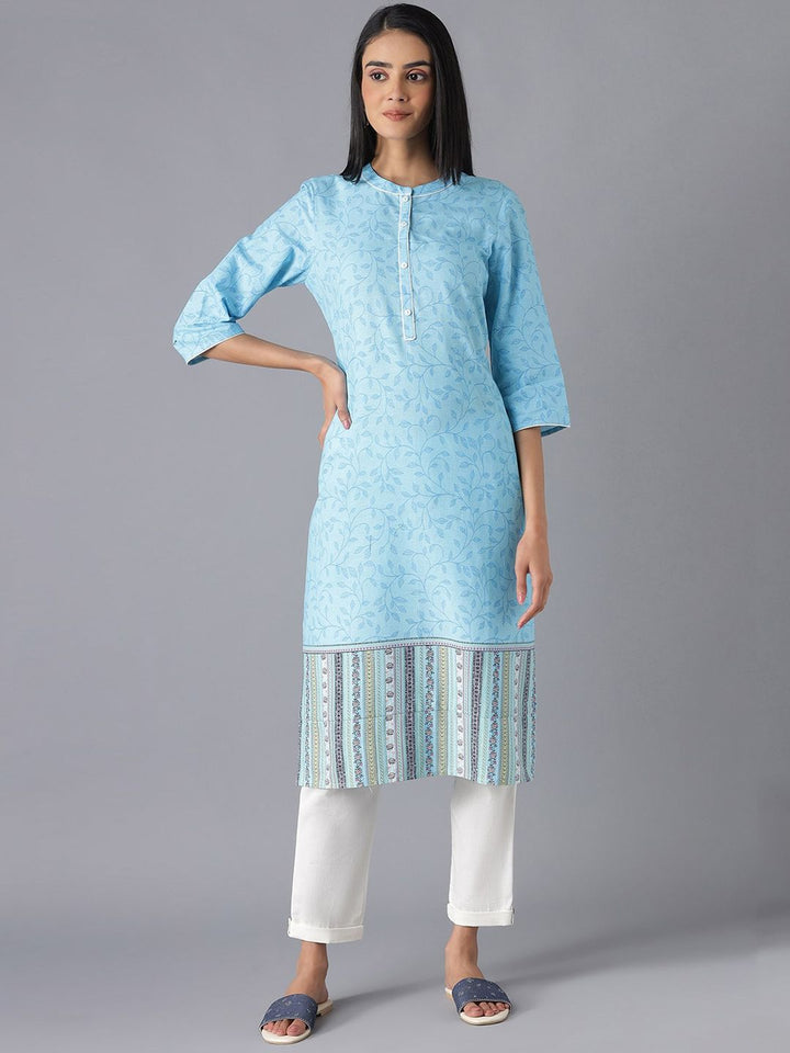 AURELIA Women Blue & White Floral Printed Kurta with Trousers