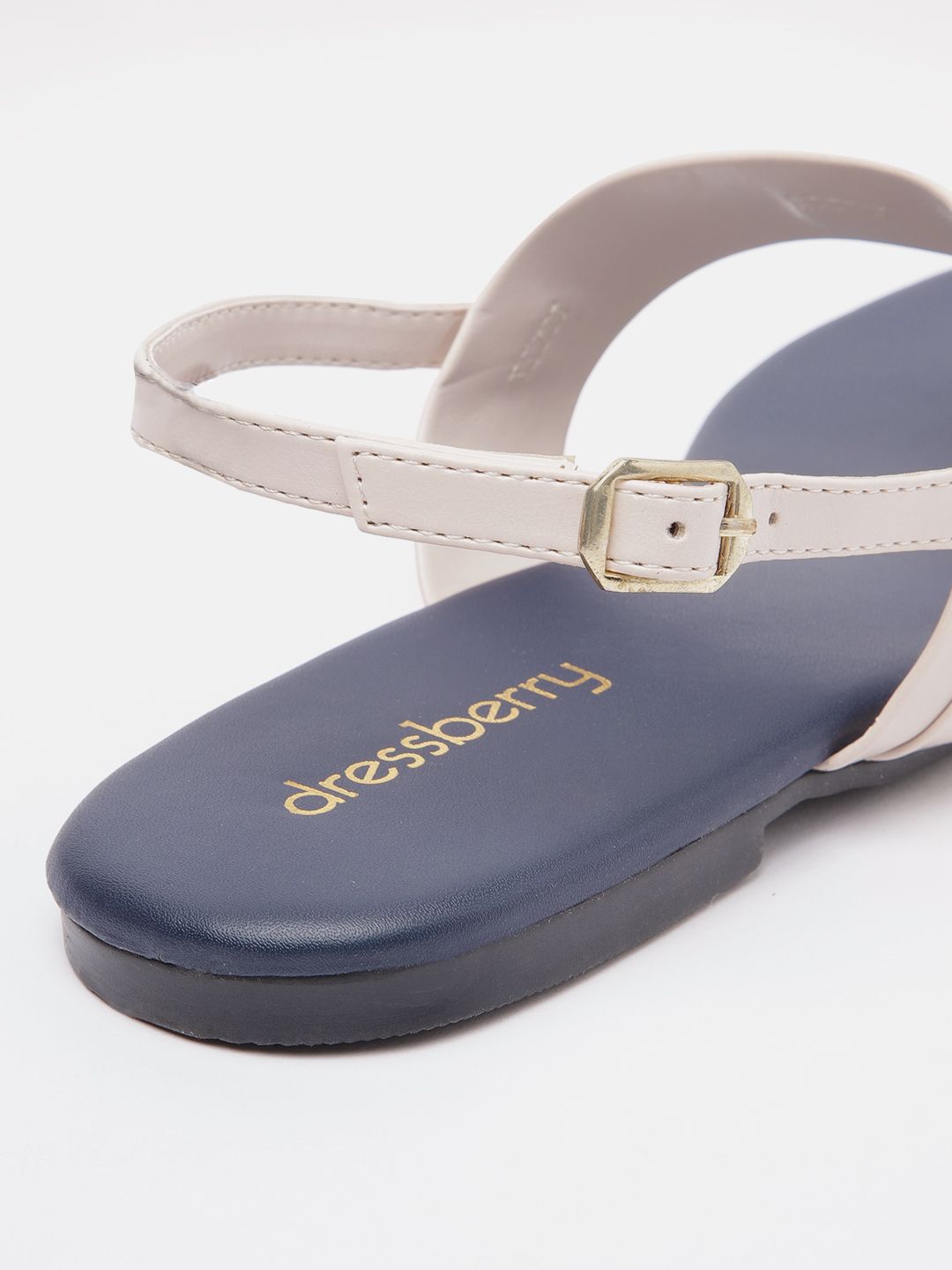 DressBerry Women Solid T-Strap Flats with Buckle Detail