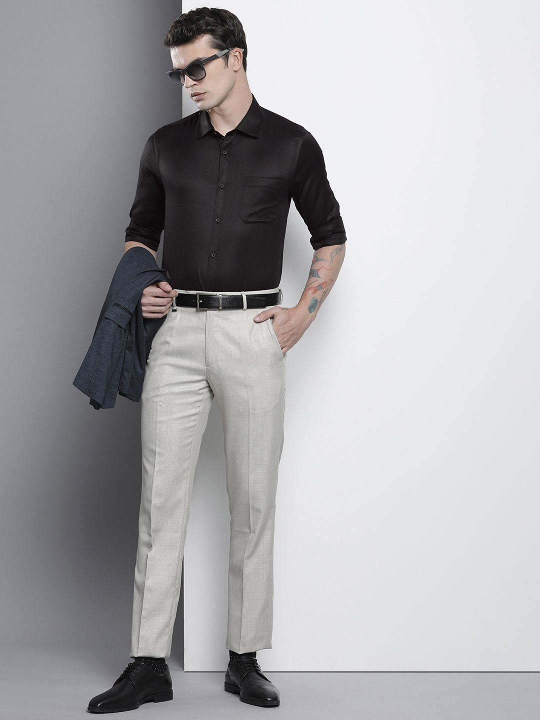 The Indian Garage Co. X Luxe Men Black Slim Fit Opaque Formal Shirt