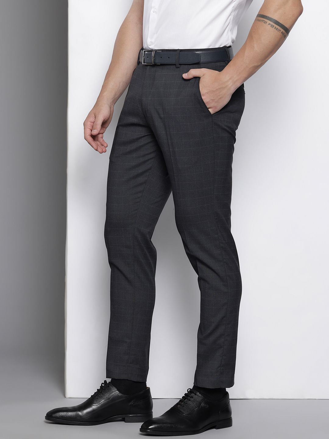 The Indian Garage Co. X Luxe Men Checked Slim Fit Formal Trousers