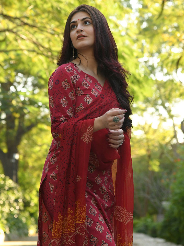 KALINI Ethnic Motifs Printed Printed Notch Neck Straight Kurta With Trousers & Dupatta