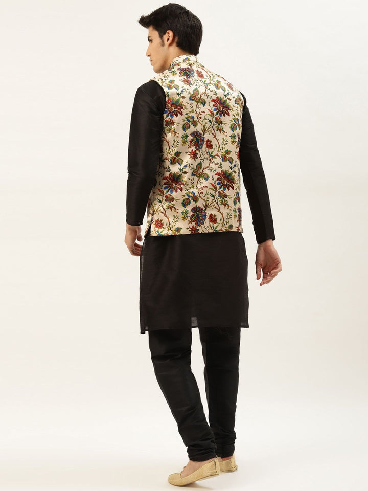 SOJANYA Kurta Solid Hitam Lelaki dengan Jaket Churidar & Nehru