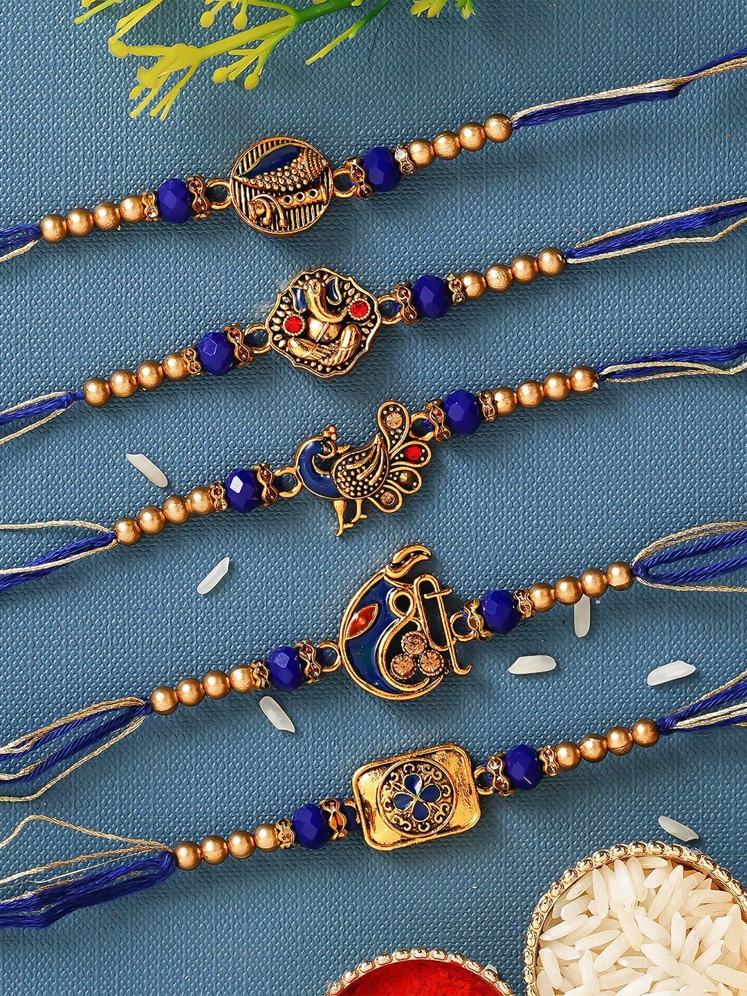 set ecraftindia 5 rakhis dengan kad coklat & ucapan dengan roli chawal