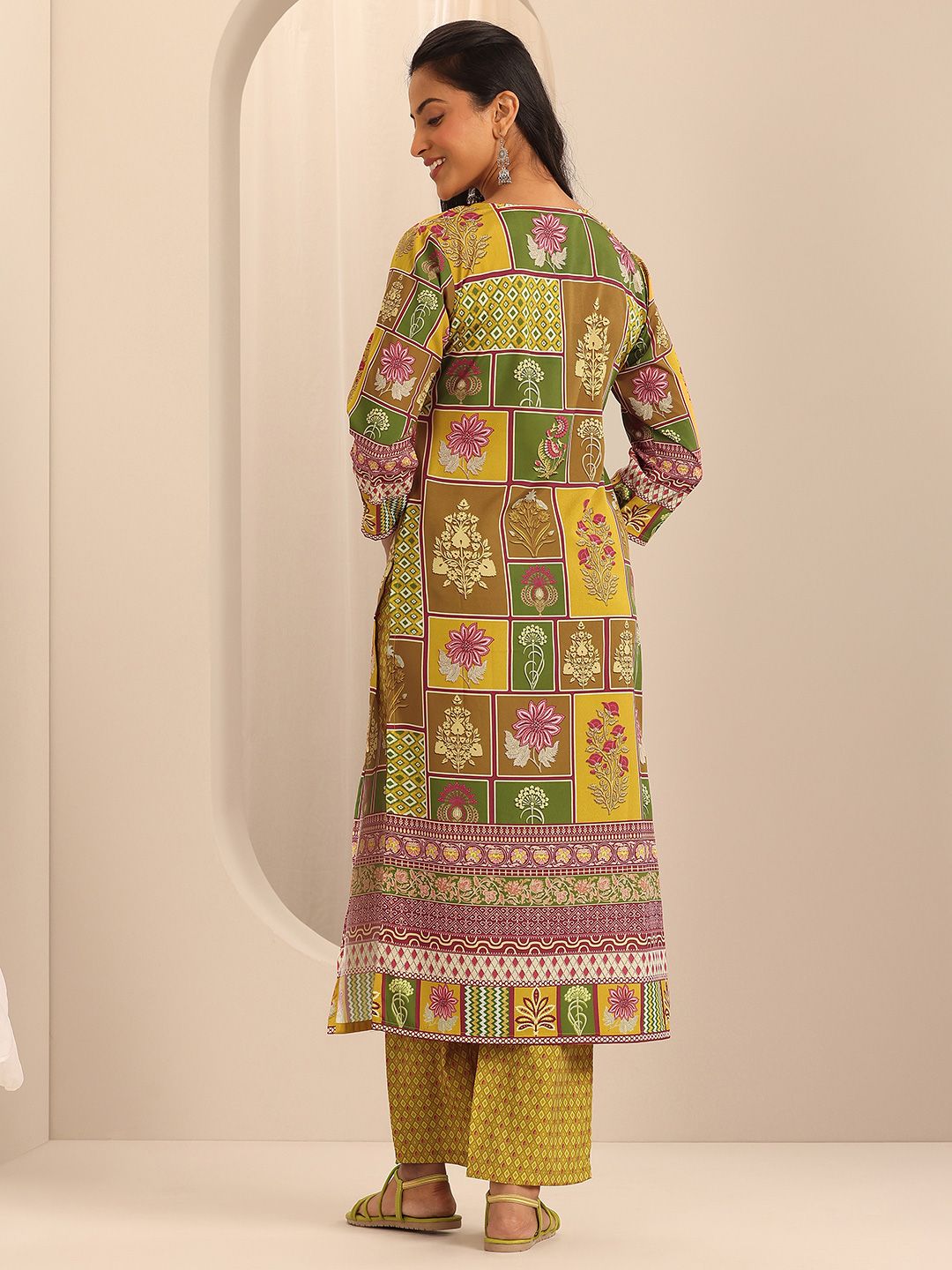 Libas Ethnic Motifs Printed Straight Kurta with Trousers
