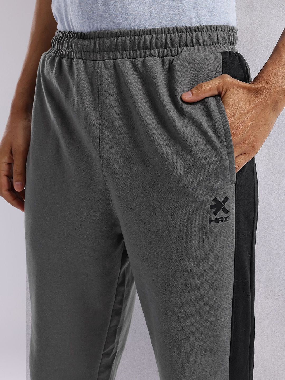 HRX by Hrithik Roshan Men Colourblocked Mid-Rise Lifestyle Joggers