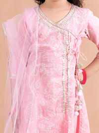 pspeaches Girls Bandhani Printed Kurta with Trousers & Dupatta