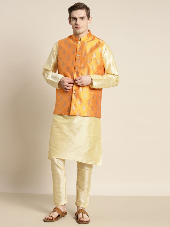 SOJANYA Kurta Lelaki dengan Jaket Nehru Rekaan Churidar & Tenunan