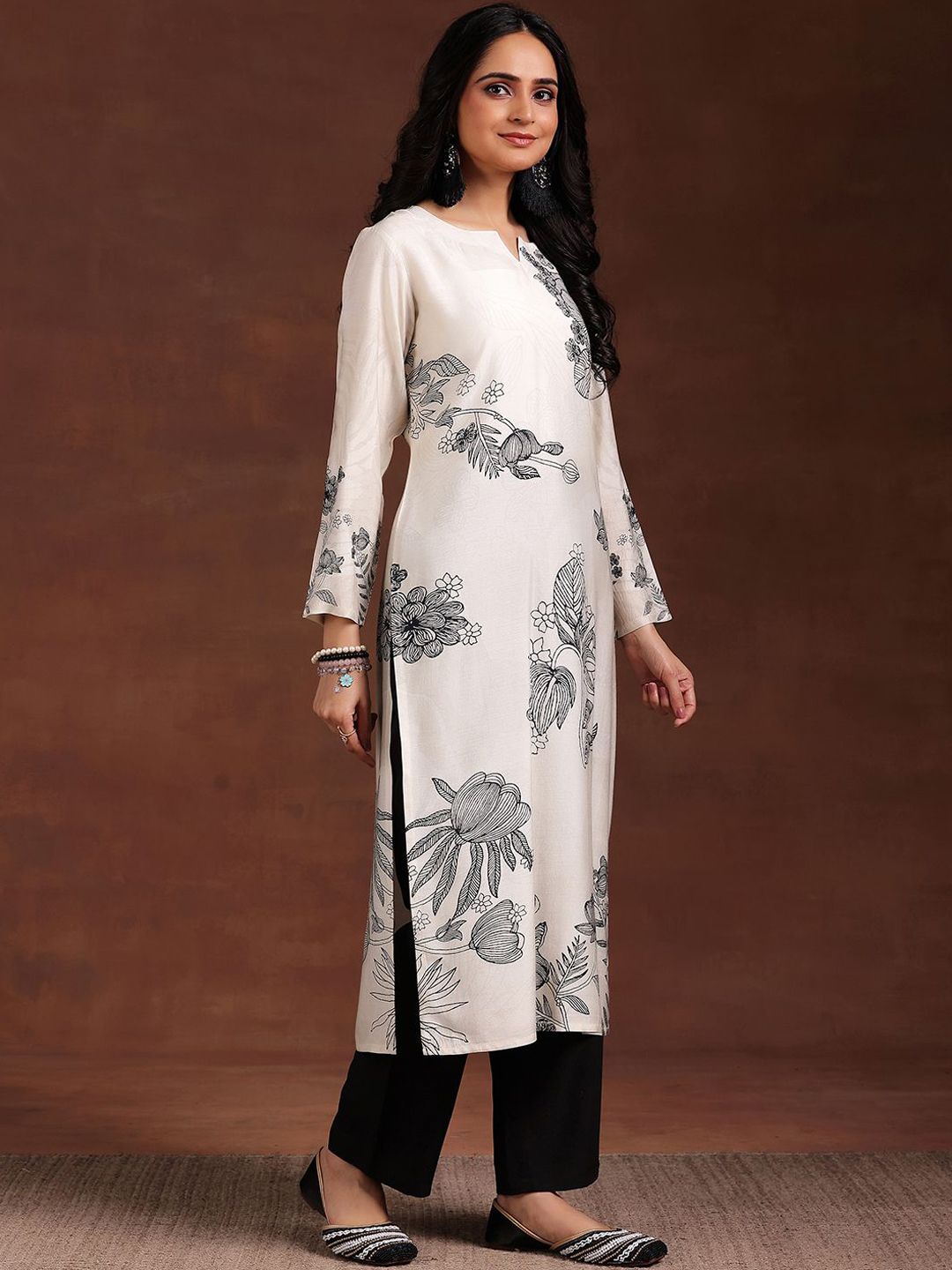 Libas Women Floral Printed Regular Kurta with Trousers & With Dupatta