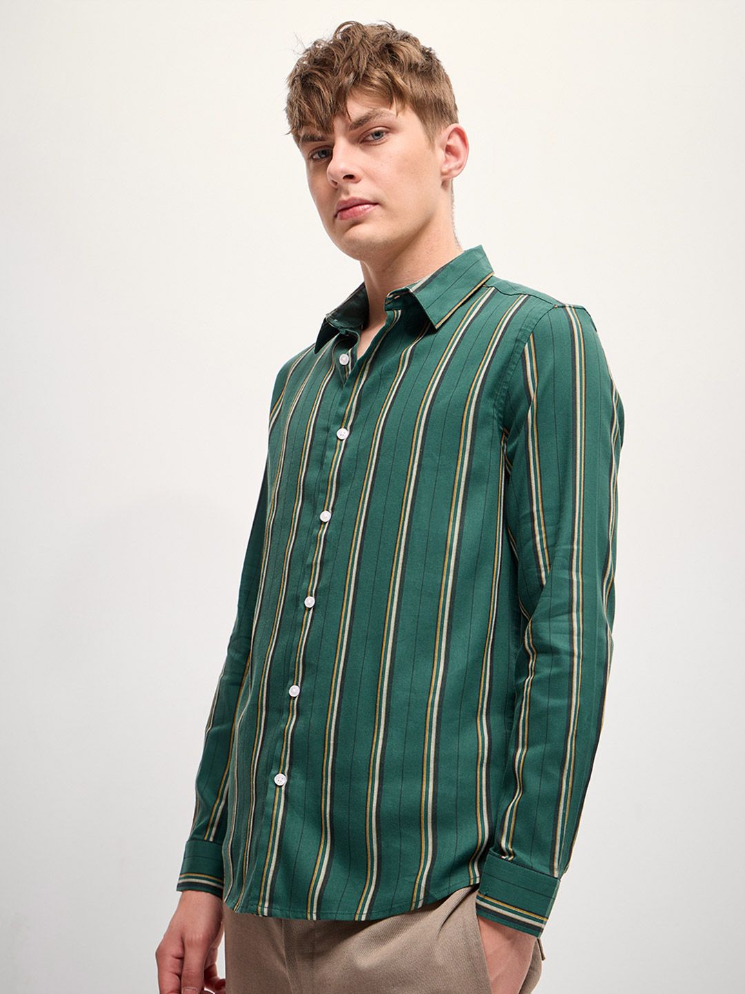THE BEAR HOUSE Men Slim Fit Striped Casual Shirt