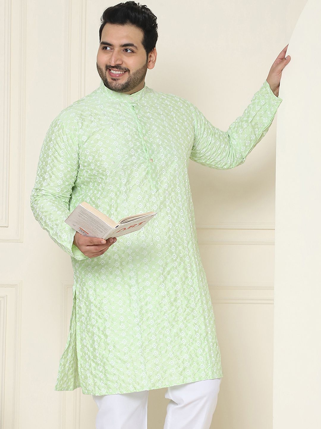 SOJANYA PLUS Men Sea Green & White Chikankari Embroidered Kurta