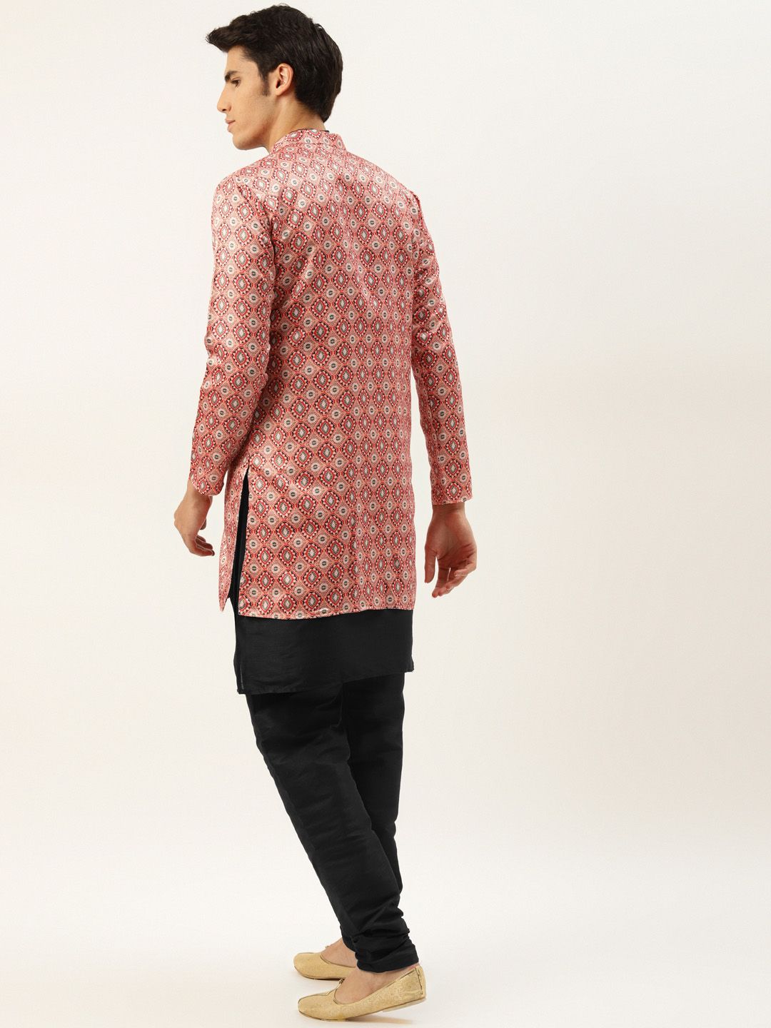 SOJANYA Kurta Solid Berwarna Hitam & Peach Lelaki dengan Churidar & Jaket