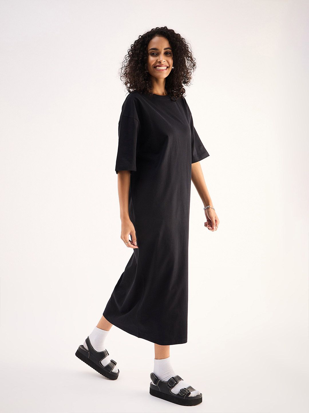 SASSAFRAS BASICS Round Neck Regular Sleeve Oversized Midi Dress