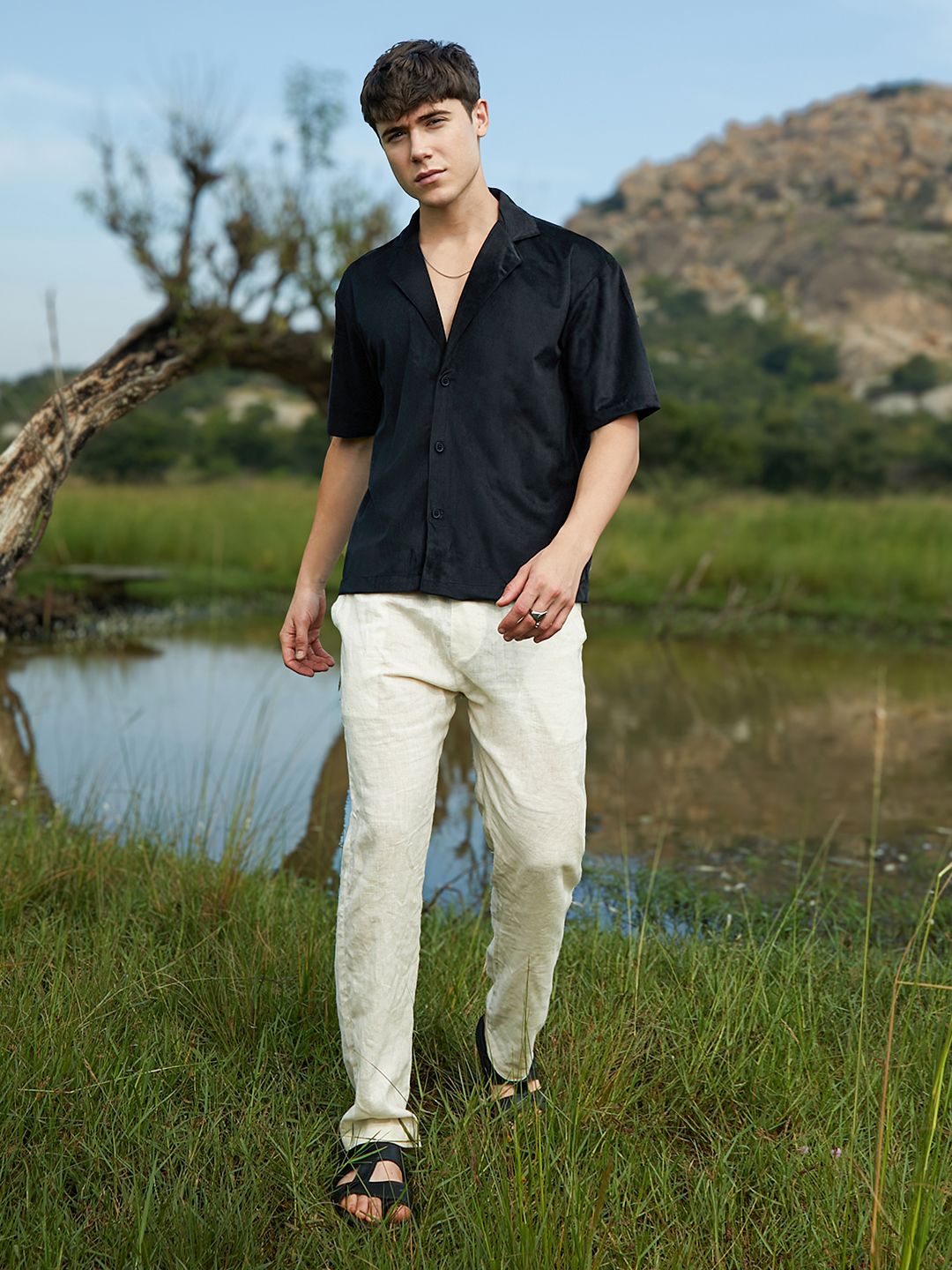 Campus Sutra Men Comfort Opaque Casual Shirt